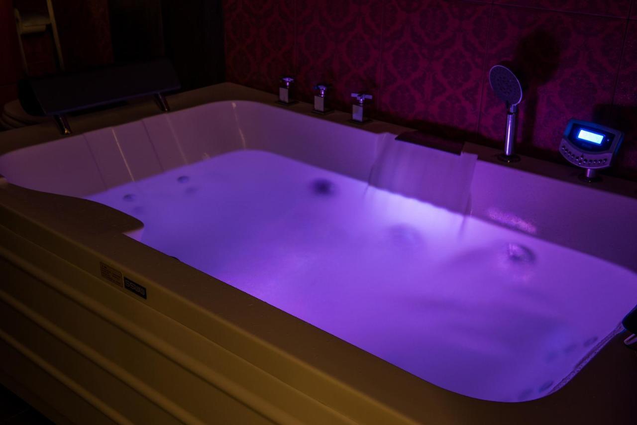 Luxury Villa In City Center With Rooftop Swimming Pool Ханья Экстерьер фото