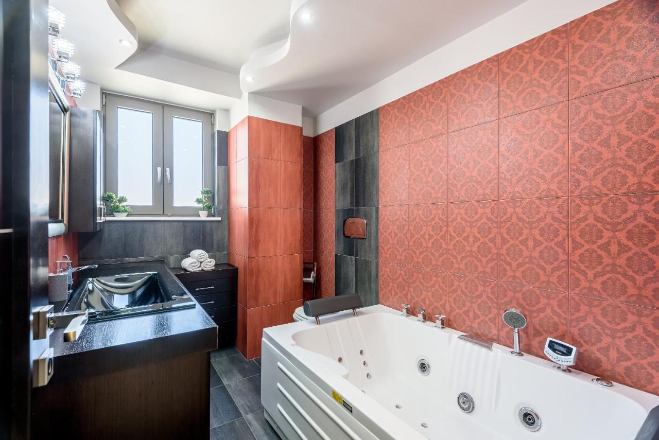Luxury Villa In City Center With Rooftop Swimming Pool Ханья Экстерьер фото